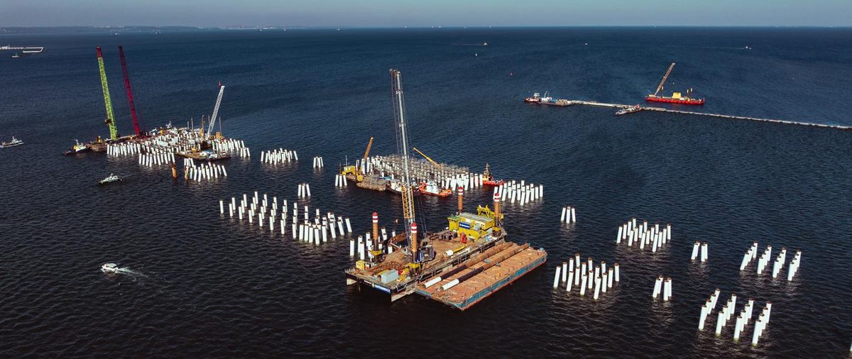 Quay piles for the floating LNG terminal in the Gulf of Gdańsk, aerial view